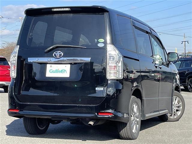 ヴォクシー ZS 煌III ワンオーナー 寒冷地仕様 純正ディーラーOPナビ バックカメラ ワイパーデアイサー センターデフロック 両側パワースライドドア ハーフレザーシート 革巻きステアリング ステアリングリモコン HID(7枚目)