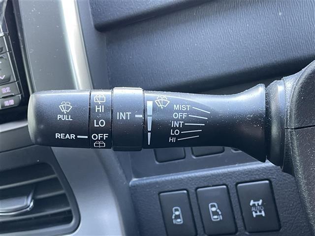 ヴォクシー ZS 煌III ワンオーナー 寒冷地仕様 純正ディーラーOPナビ バックカメラ ワイパーデアイサー センターデフロック 両側パワースライドドア ハーフレザーシート 革巻きステアリング ステアリングリモコン HID(29枚目)