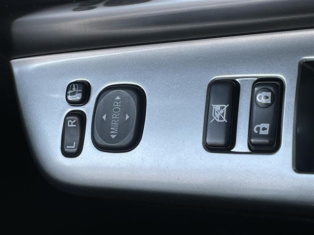 ヴォクシー ZS 煌III ワンオーナー 寒冷地仕様 純正ディーラーOPナビ バックカメラ ワイパーデアイサー センターデフロック 両側パワースライドドア ハーフレザーシート 革巻きステアリング ステアリングリモコン HID(36枚目)