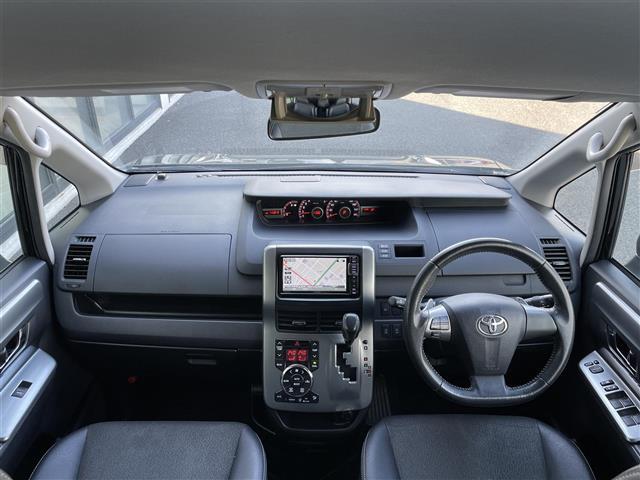 ヴォクシー ZS 煌III ワンオーナー 寒冷地仕様 純正ディーラーOPナビ バックカメラ ワイパーデアイサー センターデフロック 両側パワースライドドア ハーフレザーシート 革巻きステアリング ステアリングリモコン HID(42枚目)