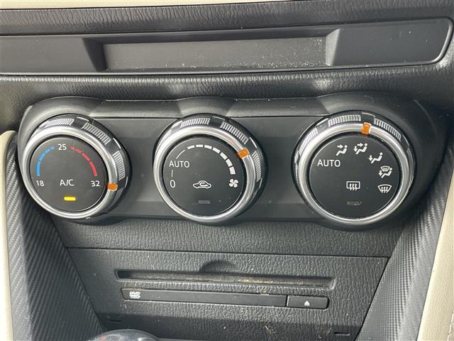 デミオ XDツーリング Lパッケージ 純正メモリーナビ 衝突被害軽減ブレーキ 横滑り防止装置 クルーズコントロール ビルトインETC アイドリングストップ ハーフレザーシート 革巻きステアリング ステアリングリモコン パドルシフト(19枚目)