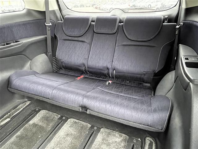 オデッセイ アブソルート・20thアニバーサリー 社外メモリーナビ 社外フリップダウンモニター 衝突被害軽減ブレーキ 横滑り防止装置 クルーズコントロール ビルトインETC アイドリングストップ 両側パワースライドドア D席パワーシート オットマン(16枚目)