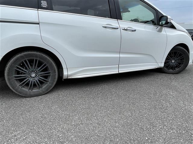 オデッセイ アブソルート・20thアニバーサリー 社外メモリーナビ 社外フリップダウンモニター 衝突被害軽減ブレーキ 横滑り防止装置 クルーズコントロール ビルトインETC アイドリングストップ 両側パワースライドドア D席パワーシート オットマン(37枚目)