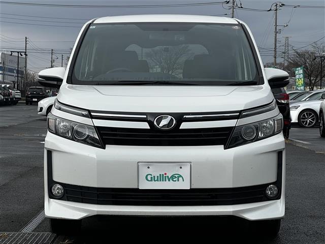 ヴォクシー Ｘ　Ｃパッケージ　寒冷地仕様　純正ＳＤナビ　横滑り防止装置　バックカメラ　ビルトインＥＴＣ　ドライブレコーダー　ワイパーデアイサー　ＥＶＭＯＤＥ　ＥＣＯＭＯＤＥ　ＰＷＲＭＯＤＥ　片側パワースライドドア　ＭＴモード付ＡＴ（2枚目）