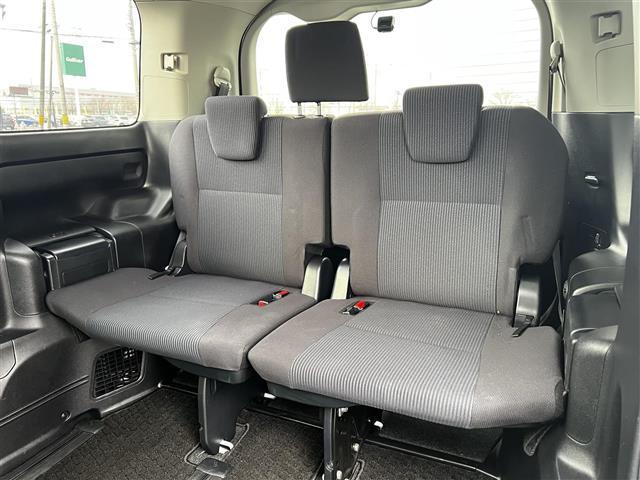 ヴォクシー Ｘ　Ｃパッケージ　寒冷地仕様　純正ＳＤナビ　横滑り防止装置　バックカメラ　ビルトインＥＴＣ　ドライブレコーダー　ワイパーデアイサー　ＥＶＭＯＤＥ　ＥＣＯＭＯＤＥ　ＰＷＲＭＯＤＥ　片側パワースライドドア　ＭＴモード付ＡＴ（14枚目）