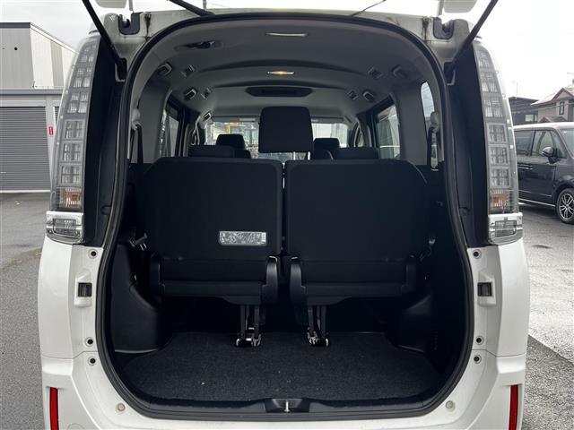 ヴォクシー Ｘ　Ｃパッケージ　寒冷地仕様　純正ＳＤナビ　横滑り防止装置　バックカメラ　ビルトインＥＴＣ　ドライブレコーダー　ワイパーデアイサー　ＥＶＭＯＤＥ　ＥＣＯＭＯＤＥ　ＰＷＲＭＯＤＥ　片側パワースライドドア　ＭＴモード付ＡＴ（15枚目）