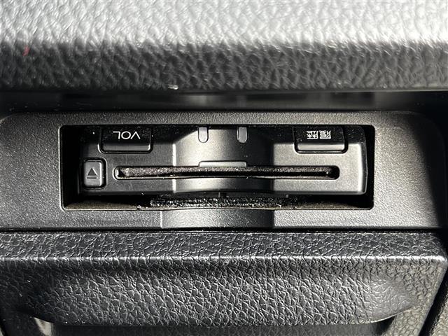 ヴォクシー Ｘ　Ｃパッケージ　寒冷地仕様　純正ＳＤナビ　横滑り防止装置　バックカメラ　ビルトインＥＴＣ　ドライブレコーダー　ワイパーデアイサー　ＥＶＭＯＤＥ　ＥＣＯＭＯＤＥ　ＰＷＲＭＯＤＥ　片側パワースライドドア　ＭＴモード付ＡＴ（31枚目）