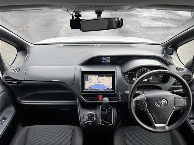 ヴォクシー Ｘ　Ｃパッケージ　寒冷地仕様　純正ＳＤナビ　横滑り防止装置　バックカメラ　ビルトインＥＴＣ　ドライブレコーダー　ワイパーデアイサー　ＥＶＭＯＤＥ　ＥＣＯＭＯＤＥ　ＰＷＲＭＯＤＥ　片側パワースライドドア　ＭＴモード付ＡＴ（42枚目）