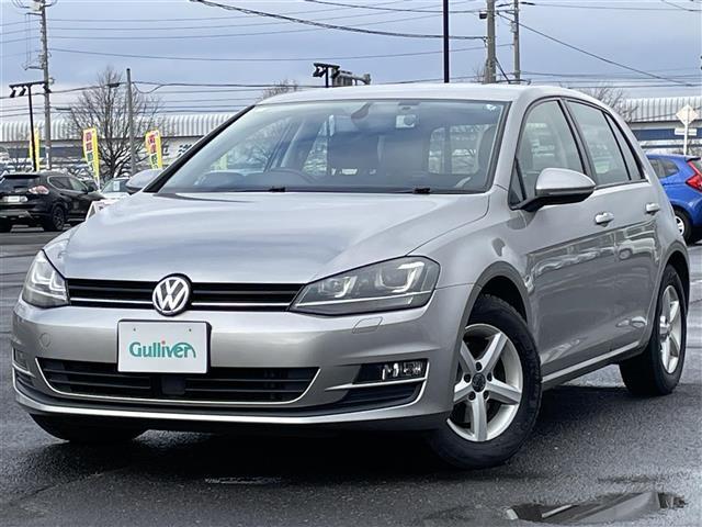 ゴルフ ＴＳＩコンフォートラインブルーモーションテクノロジー　純正メーカーナビ　クルーズコントロール　バックカメラ　ビルトインＥＴＣ　ドライブレコーダー　アイドリングストップ　ステアリングリモコン　パドルシフト　電動パーキング　オートブレーキホールド　ＨＩＤ（6枚目）