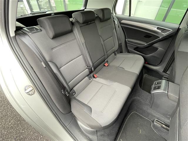 ゴルフ ＴＳＩコンフォートラインブルーモーションテクノロジー　純正メーカーナビ　クルーズコントロール　バックカメラ　ビルトインＥＴＣ　ドライブレコーダー　アイドリングストップ　ステアリングリモコン　パドルシフト　電動パーキング　オートブレーキホールド　ＨＩＤ（10枚目）