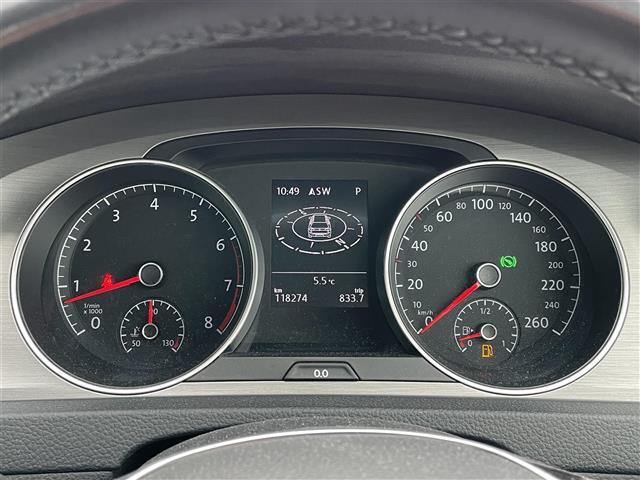 ゴルフ ＴＳＩコンフォートラインブルーモーションテクノロジー　純正メーカーナビ　クルーズコントロール　バックカメラ　ビルトインＥＴＣ　ドライブレコーダー　アイドリングストップ　ステアリングリモコン　パドルシフト　電動パーキング　オートブレーキホールド　ＨＩＤ（16枚目）