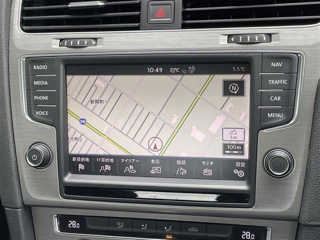 ゴルフ ＴＳＩコンフォートラインブルーモーションテクノロジー　純正メーカーナビ　クルーズコントロール　バックカメラ　ビルトインＥＴＣ　ドライブレコーダー　アイドリングストップ　ステアリングリモコン　パドルシフト　電動パーキング　オートブレーキホールド　ＨＩＤ（17枚目）