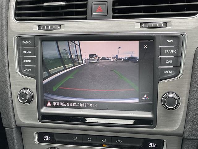ゴルフ ＴＳＩコンフォートラインブルーモーションテクノロジー　純正メーカーナビ　クルーズコントロール　バックカメラ　ビルトインＥＴＣ　ドライブレコーダー　アイドリングストップ　ステアリングリモコン　パドルシフト　電動パーキング　オートブレーキホールド　ＨＩＤ（18枚目）