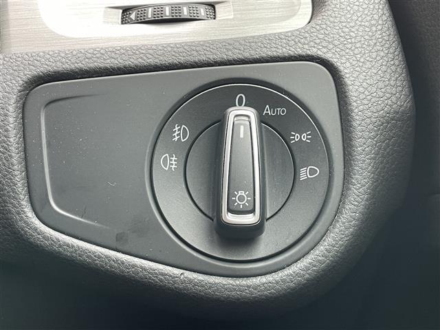 ゴルフ ＴＳＩコンフォートラインブルーモーションテクノロジー　純正メーカーナビ　クルーズコントロール　バックカメラ　ビルトインＥＴＣ　ドライブレコーダー　アイドリングストップ　ステアリングリモコン　パドルシフト　電動パーキング　オートブレーキホールド　ＨＩＤ（22枚目）