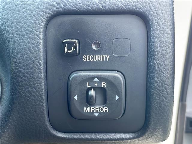 ＳＣ ＳＣ４３０　純正ナビ【ＣＤ／ＭＤ／ＡＵＸ／ＴＶ】マークレビンソン／バックカメラ／レザーシート／前席シートヒーター／前席パワーシート／シートメモリ／ＬＥＤ／フォグランプ／オートライト／エアサス【カズサス】（22枚目）