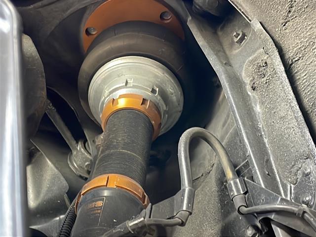 ＳＣ ＳＣ４３０　純正ナビ【ＣＤ／ＭＤ／ＡＵＸ／ＴＶ】マークレビンソン／バックカメラ／レザーシート／前席シートヒーター／前席パワーシート／シートメモリ／ＬＥＤ／フォグランプ／オートライト／エアサス【カズサス】（33枚目）