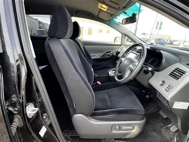 マークＸジオ ２４０Ｇ　純正ＨＤＤナビ　横滑り防止装置　バックカメラ　ＥＴＣ　ドライブレコーダー　前席パワーシート　革巻きステアリング　ステアリングリモコン　ＭＴモード付ＡＴ　プッシュスタート　キセノンヘッドライト（9枚目）