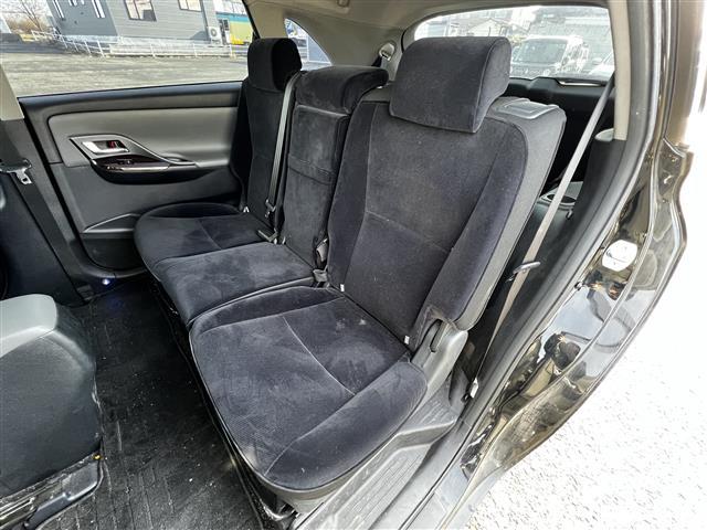 マークＸジオ ２４０Ｇ　純正ＨＤＤナビ　横滑り防止装置　バックカメラ　ＥＴＣ　ドライブレコーダー　前席パワーシート　革巻きステアリング　ステアリングリモコン　ＭＴモード付ＡＴ　プッシュスタート　キセノンヘッドライト（12枚目）