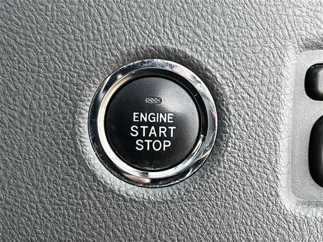 マークＸジオ ２４０Ｇ　純正ＨＤＤナビ　横滑り防止装置　バックカメラ　ＥＴＣ　ドライブレコーダー　前席パワーシート　革巻きステアリング　ステアリングリモコン　ＭＴモード付ＡＴ　プッシュスタート　キセノンヘッドライト（24枚目）