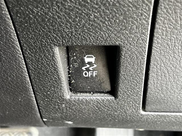 マークＸジオ ２４０Ｇ　純正ＨＤＤナビ　横滑り防止装置　バックカメラ　ＥＴＣ　ドライブレコーダー　前席パワーシート　革巻きステアリング　ステアリングリモコン　ＭＴモード付ＡＴ　プッシュスタート　キセノンヘッドライト（26枚目）