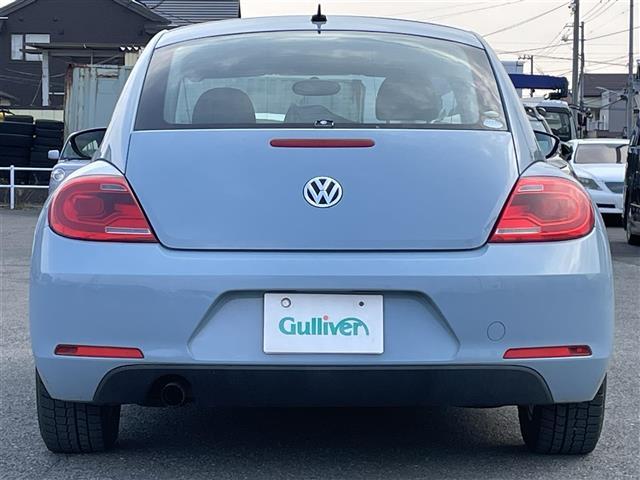 ザ・ビートル デザイン　ワンオーナー　社外メモリーナビ　横滑り防止装置　クルーズコントロール　ＥＴＣ　革巻きステアリング　ＭＴモード付ＡＴ　リモコンキー　ハロゲンヘッドライト　フォグランプ　ヘッドライトレベライザー（3枚目）