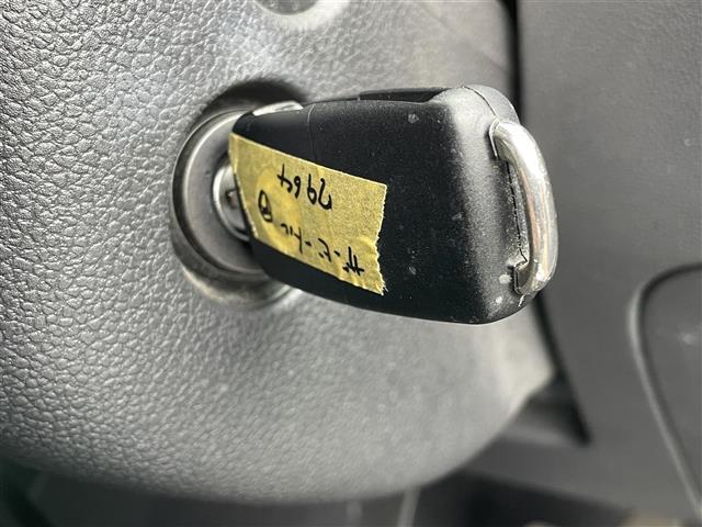 ザ・ビートル デザイン　ワンオーナー　社外メモリーナビ　横滑り防止装置　クルーズコントロール　ＥＴＣ　革巻きステアリング　ＭＴモード付ＡＴ　リモコンキー　ハロゲンヘッドライト　フォグランプ　ヘッドライトレベライザー（25枚目）