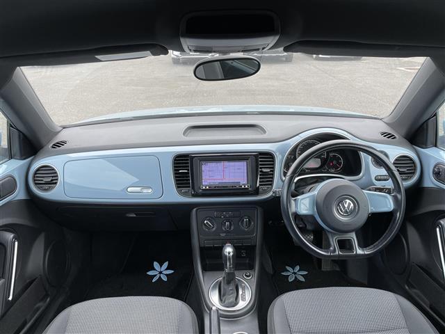 ザ・ビートル デザイン　ワンオーナー　社外メモリーナビ　横滑り防止装置　クルーズコントロール　ＥＴＣ　革巻きステアリング　ＭＴモード付ＡＴ　リモコンキー　ハロゲンヘッドライト　フォグランプ　ヘッドライトレベライザー（42枚目）