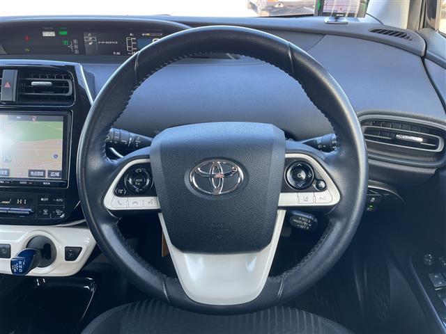 プリウス Sセーフティプラス ワンオーナー 寒冷地仕様 純正ディーラーOPナビ トヨタセーフティセンス プリクラッシュセーフティ 横滑り防止装置 レーダークルーズコントロール レーンキープアシスト パーキングアシスト バックカメラ(8枚目)