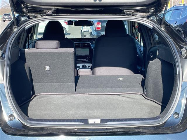 プリウス Sセーフティプラス ワンオーナー 寒冷地仕様 純正ディーラーOPナビ トヨタセーフティセンス プリクラッシュセーフティ 横滑り防止装置 レーダークルーズコントロール レーンキープアシスト パーキングアシスト バックカメラ(14枚目)