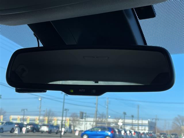 プリウス Sセーフティプラス ワンオーナー 寒冷地仕様 純正ディーラーOPナビ トヨタセーフティセンス プリクラッシュセーフティ 横滑り防止装置 レーダークルーズコントロール レーンキープアシスト パーキングアシスト バックカメラ(33枚目)