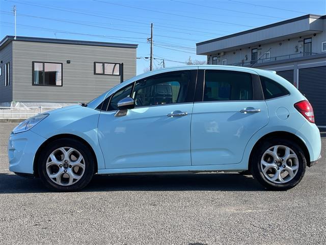 Ｃ３ ベースグレード　純正オーディオ　横滑り防止装置　クルーズコントロール　ＥＴＣ　ＳＰＯＲＴＭＯＤＥ　ＳＮＯＷＭＯＤＥ　ＭＴモード付ＡＴ　リモコンキー　ハロゲンヘッドライト　フォグランプ　ヘッドライトレベライザー（5枚目）