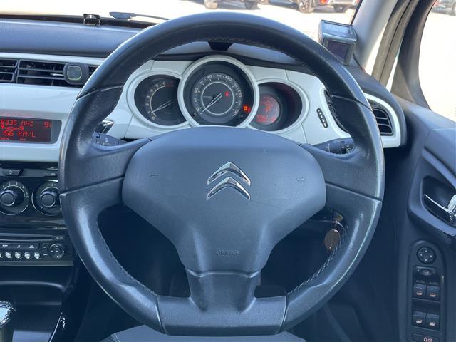Ｃ３ ベースグレード　純正オーディオ　横滑り防止装置　クルーズコントロール　ＥＴＣ　ＳＰＯＲＴＭＯＤＥ　ＳＮＯＷＭＯＤＥ　ＭＴモード付ＡＴ　リモコンキー　ハロゲンヘッドライト　フォグランプ　ヘッドライトレベライザー（8枚目）