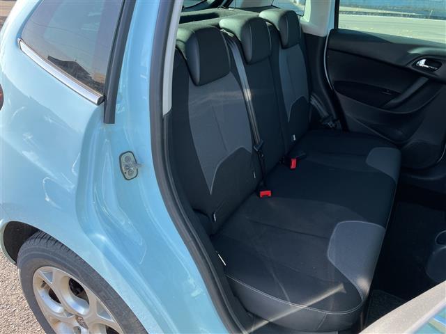 Ｃ３ ベースグレード　純正オーディオ　横滑り防止装置　クルーズコントロール　ＥＴＣ　ＳＰＯＲＴＭＯＤＥ　ＳＮＯＷＭＯＤＥ　ＭＴモード付ＡＴ　リモコンキー　ハロゲンヘッドライト　フォグランプ　ヘッドライトレベライザー（12枚目）