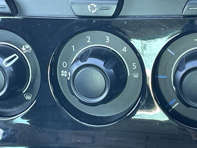 Ｃ３ ベースグレード　純正オーディオ　横滑り防止装置　クルーズコントロール　ＥＴＣ　ＳＰＯＲＴＭＯＤＥ　ＳＮＯＷＭＯＤＥ　ＭＴモード付ＡＴ　リモコンキー　ハロゲンヘッドライト　フォグランプ　ヘッドライトレベライザー（23枚目）