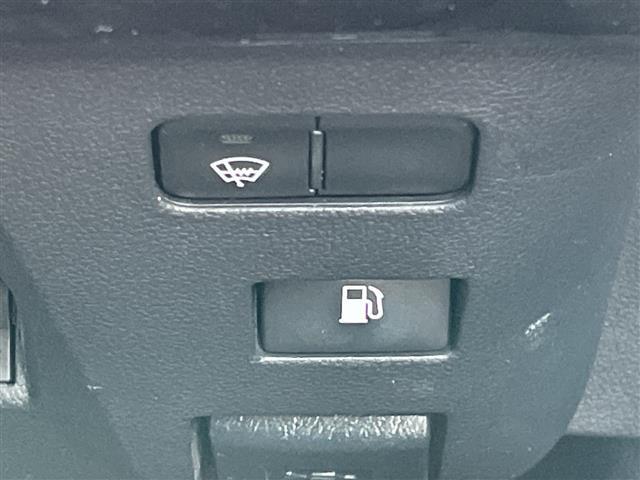 プリウス S 寒冷地仕様 純正ディーラーOPナビ 横滑り防止装置 クリアランスソナー パーキングアシスト バックカメラ ビルトインETC ドライブレコーダー EVMODE DRIVEMODE切替 ワイパーデアイサー(24枚目)