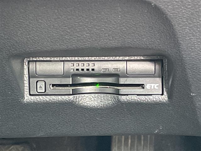 プリウス S 寒冷地仕様 純正ディーラーOPナビ 横滑り防止装置 クリアランスソナー パーキングアシスト バックカメラ ビルトインETC ドライブレコーダー EVMODE DRIVEMODE切替 ワイパーデアイサー(25枚目)