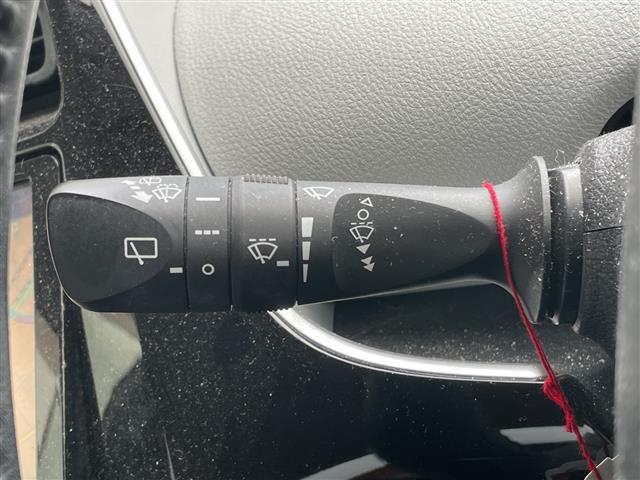 プリウス S 寒冷地仕様 純正ディーラーOPナビ 横滑り防止装置 クリアランスソナー パーキングアシスト バックカメラ ビルトインETC ドライブレコーダー EVMODE DRIVEMODE切替 ワイパーデアイサー(28枚目)