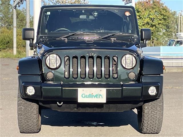 ジープ・ラングラーアンリミテッド サハラ（2枚目）