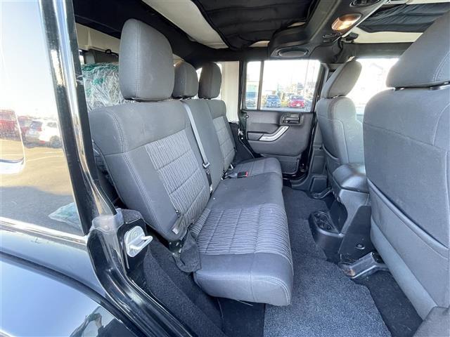 ジープ・ラングラーアンリミテッド サハラ（10枚目）