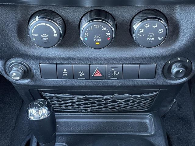 ジープ・ラングラーアンリミテッド サハラ（20枚目）