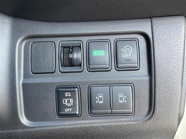 セレナ ハイウェイスター 純正SDナビ 衝突被害軽減ブレーキ 横滑り防止装置 クルーズコントロール パーキングアシスト クリアランスソナー バックカメラ サイドカメラ フロントカメラ 全方位カメラ アラウンドビューモニター(28枚目)