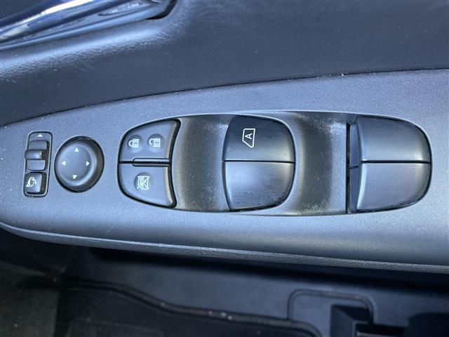 セレナ ハイウェイスター 純正SDナビ 衝突被害軽減ブレーキ 横滑り防止装置 クルーズコントロール パーキングアシスト クリアランスソナー バックカメラ サイドカメラ フロントカメラ 全方位カメラ アラウンドビューモニター(38枚目)