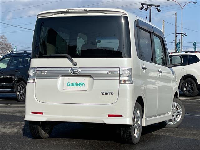 タント カスタムＬ　ワンオーナー　純正ＳＤナビ　ＥＴＣ　アイドリングストップ　片側スライドドア　スマートキー　キセノンヘッドライト　フォグランプ　電動格納ミラー　ウィンカーミラー　純正フロアマット　ドアバイザー（7枚目）