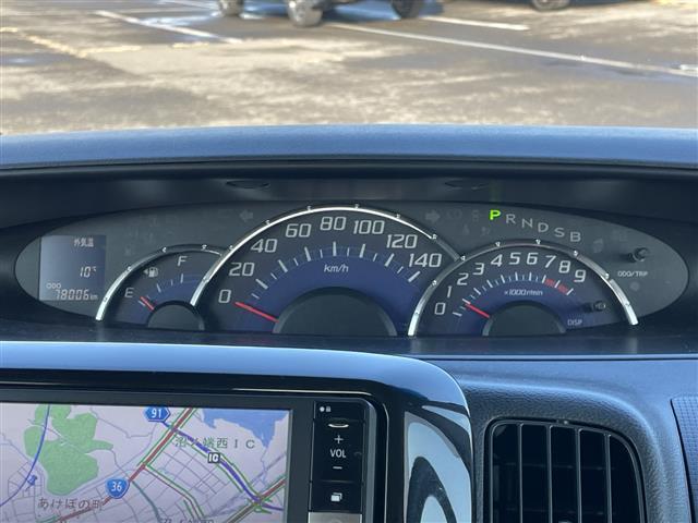 タント カスタムＬ　ワンオーナー　純正ＳＤナビ　ＥＴＣ　アイドリングストップ　片側スライドドア　スマートキー　キセノンヘッドライト　フォグランプ　電動格納ミラー　ウィンカーミラー　純正フロアマット　ドアバイザー（17枚目）