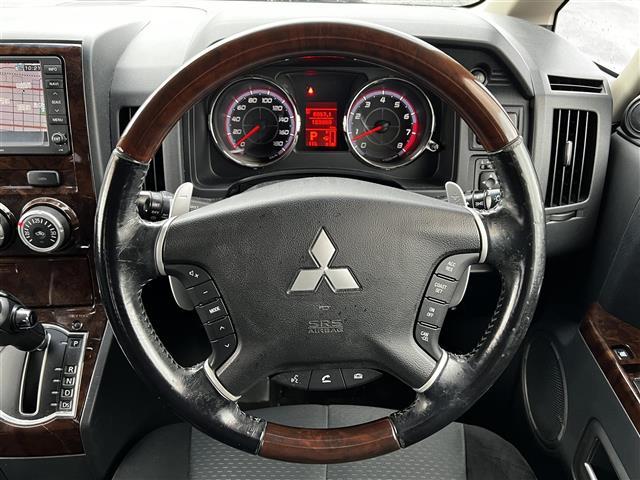 デリカD:5 シャモニー 純正HDDナビ バックカメラ ビルトインETC 両側パワースライドドア D席パワーシート 前席シートヒーター 革巻きウッドコンビステアリング ステアリングリモコン パドルシフト MTモード付AT(8枚目)