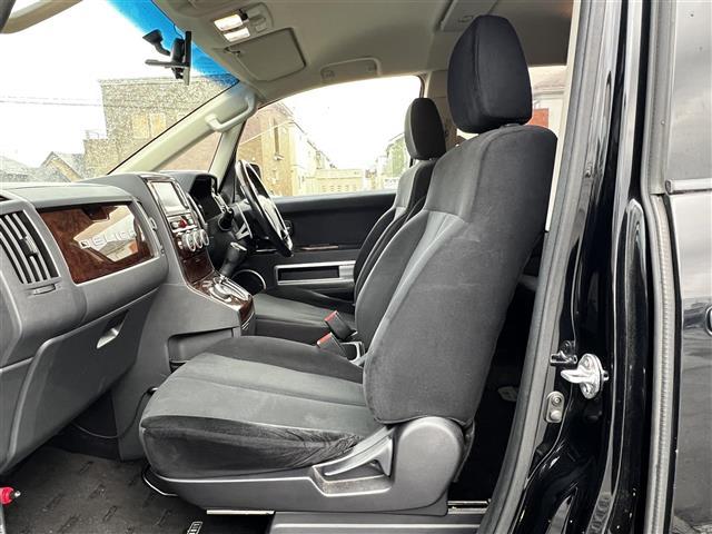 デリカD:5 シャモニー 純正HDDナビ バックカメラ ビルトインETC 両側パワースライドドア D席パワーシート 前席シートヒーター 革巻きウッドコンビステアリング ステアリングリモコン パドルシフト MTモード付AT(12枚目)