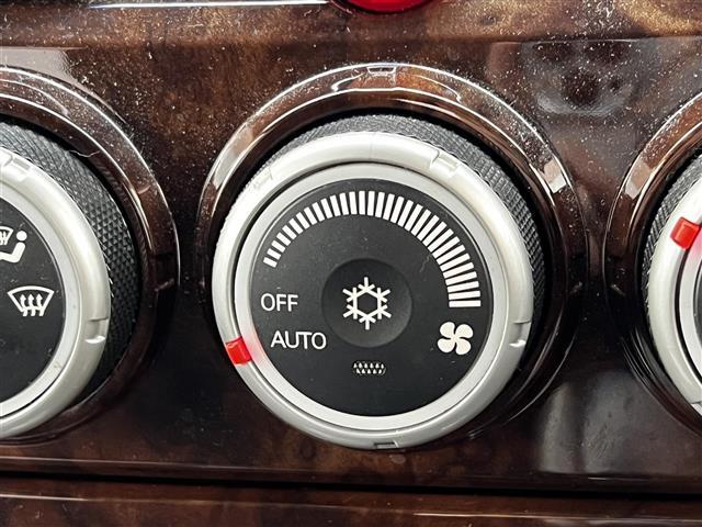 デリカD:5 シャモニー 純正HDDナビ バックカメラ ビルトインETC 両側パワースライドドア D席パワーシート 前席シートヒーター 革巻きウッドコンビステアリング ステアリングリモコン パドルシフト MTモード付AT(24枚目)