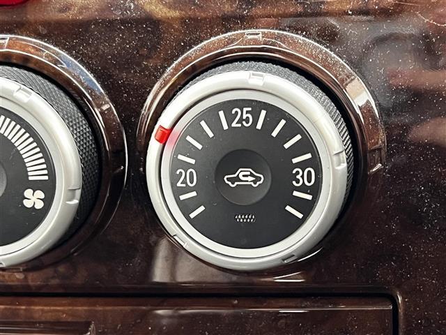 デリカD:5 シャモニー 純正HDDナビ バックカメラ ビルトインETC 両側パワースライドドア D席パワーシート 前席シートヒーター 革巻きウッドコンビステアリング ステアリングリモコン パドルシフト MTモード付AT(25枚目)