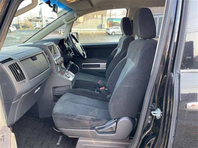 デリカＤ：５ シャモニー　純正ディーラーＯＰナビ　横滑り防止装置　クルーズコントロール　バック／サイド／フロントカメラ　ビルトインＥＴＣ　ＡＳＣ　両側パワースライドドア　前席シートヒーター　革巻きステアリング　ステリモ　ＨＩＤ（11枚目）