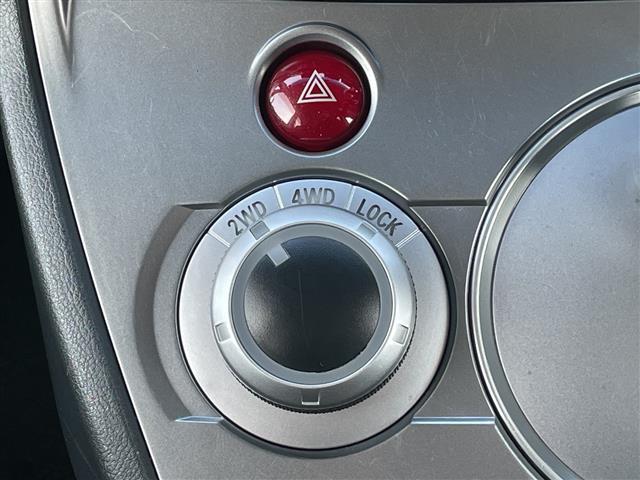 デリカＤ：５ シャモニー　純正ディーラーＯＰナビ　横滑り防止装置　クルーズコントロール　バック／サイド／フロントカメラ　ビルトインＥＴＣ　ＡＳＣ　両側パワースライドドア　前席シートヒーター　革巻きステアリング　ステリモ　ＨＩＤ（28枚目）